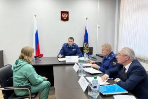 Заместитель Генерального прокурора России Дмитрий Демешин провел личный прием жителей Томской области. Заместитель Генерального прокурора России Дмитрий Демешин провел личный прием жителей Томской области.